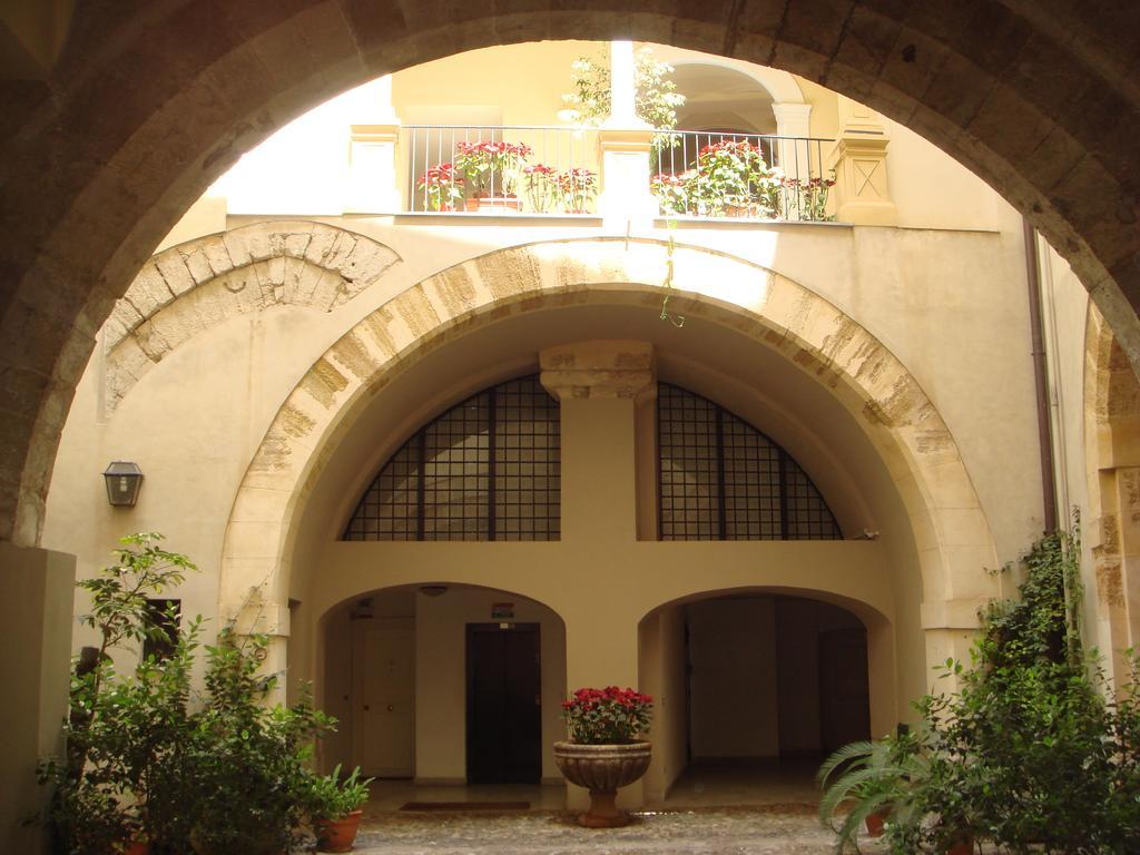 Da Cristina Palazzo Atanasio Hotel Palermo Bilik gambar