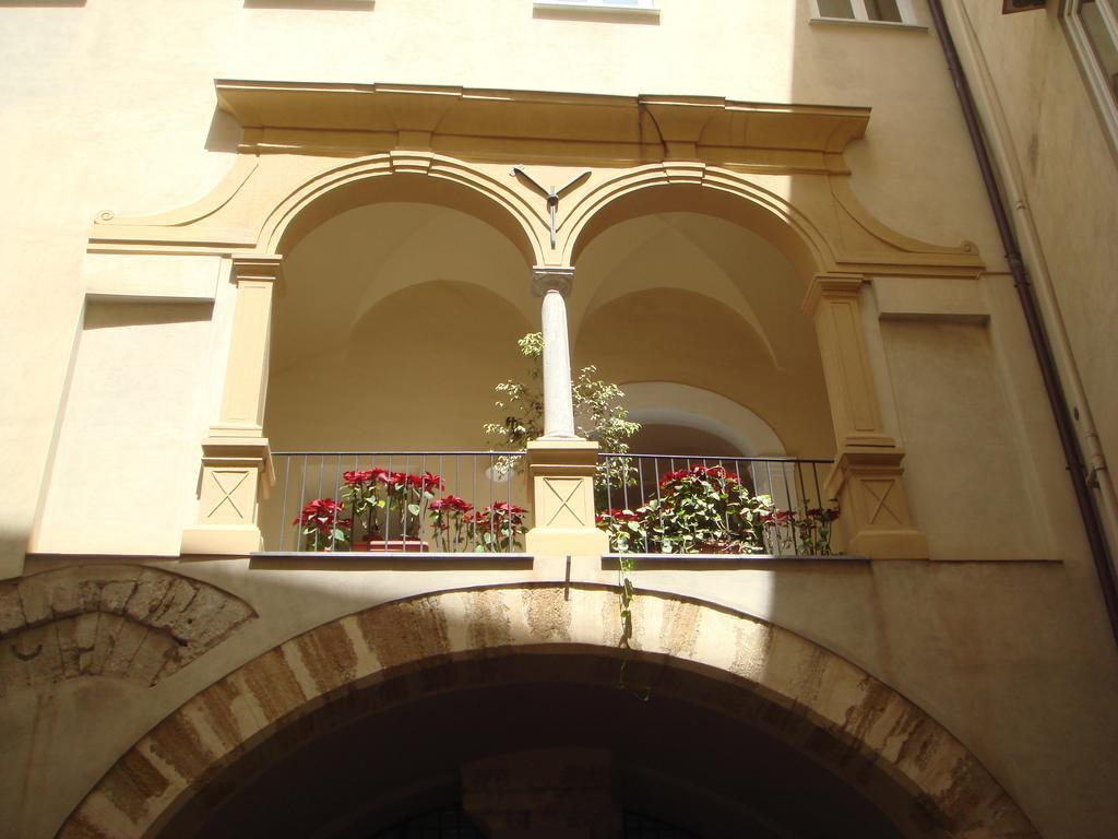 Da Cristina Palazzo Atanasio Hotel Palermo Bilik gambar